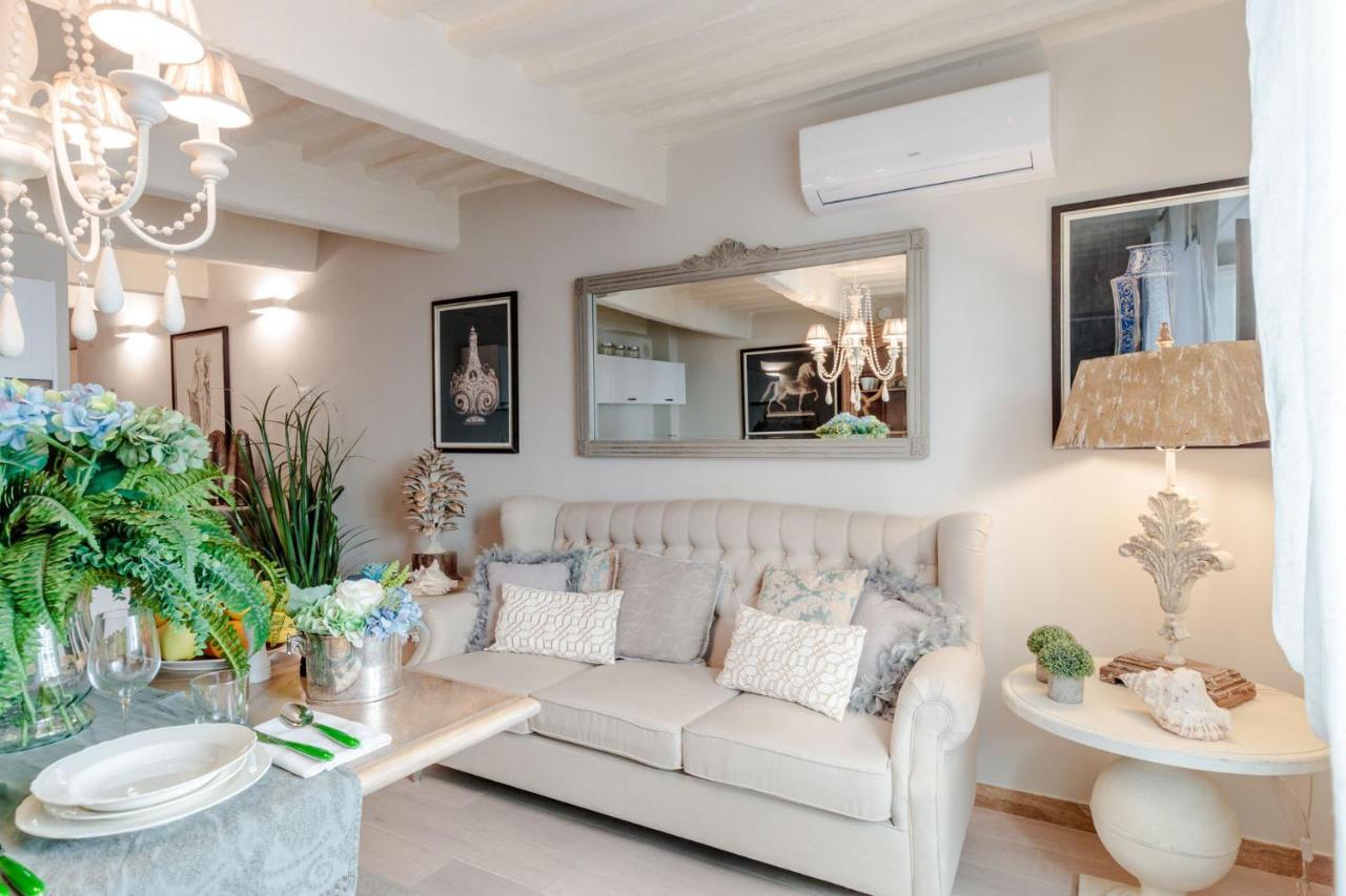 Casa Blanc Apartment ลุคคา ภายนอก รูปภาพ