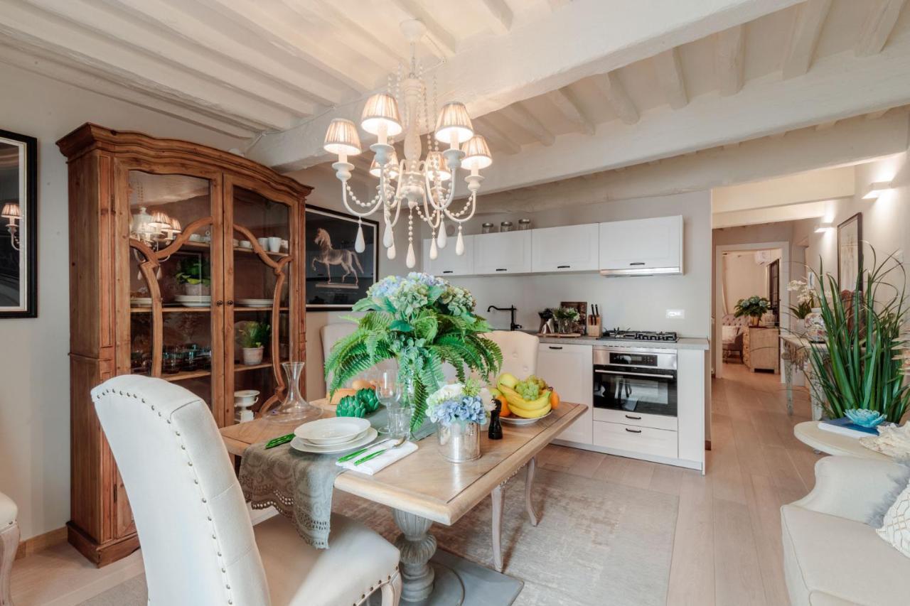 Casa Blanc Apartment ลุคคา ภายนอก รูปภาพ