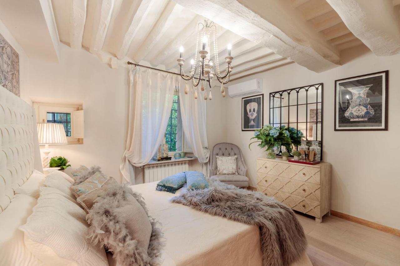 Casa Blanc Apartment ลุคคา ภายนอก รูปภาพ